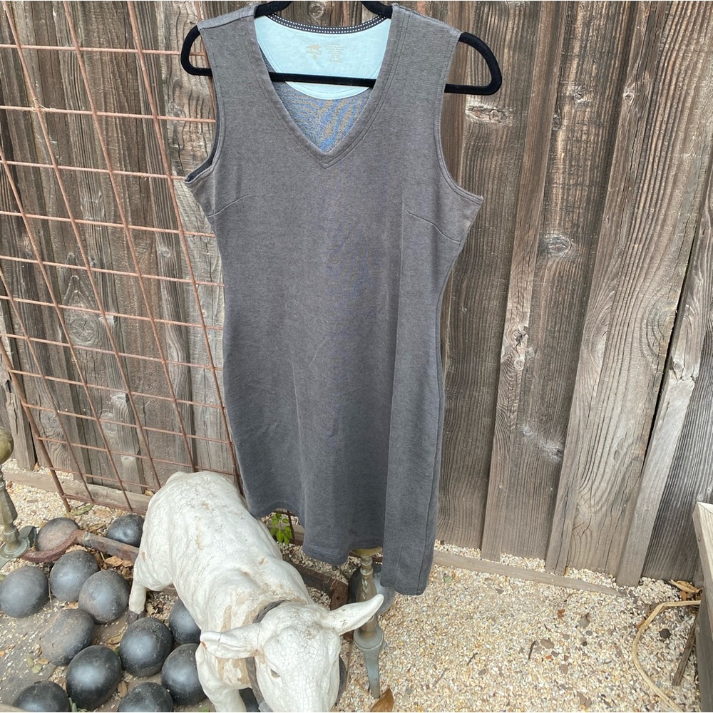 ❤️❤️Horny Toad gray v neck sleeveless mini dress. W brand logo on back hem